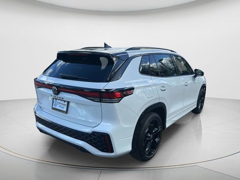 New 2026 Volkswagen Tiguan SE R-Line image 5