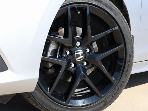 Used 2023 Honda Civic Sport image 11