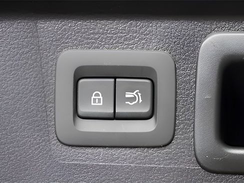 Certified 2025 MAZDA CX-50 AWD 2.5 S w/ Preferred Package image 9