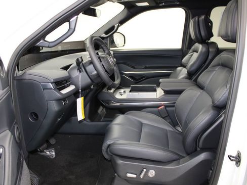 New 2025 Lincoln Navigator Reserve w/ Jet Appearance Package AWD/4WD image 26