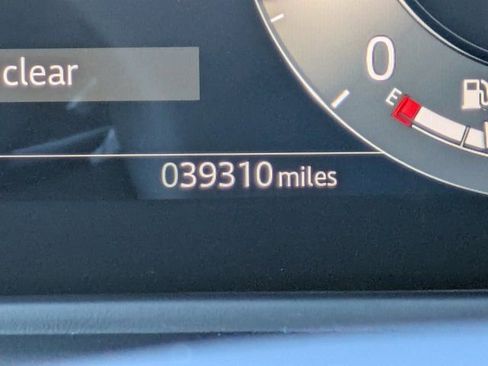 Used 2025 Land Rover Range Rover Velar Dynamic SE image 23