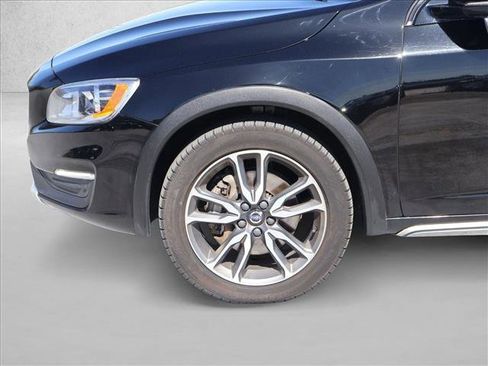Used 2018 Volvo V60 T5 Cross Country w/ Convenience Package AWD/4WD image 29
