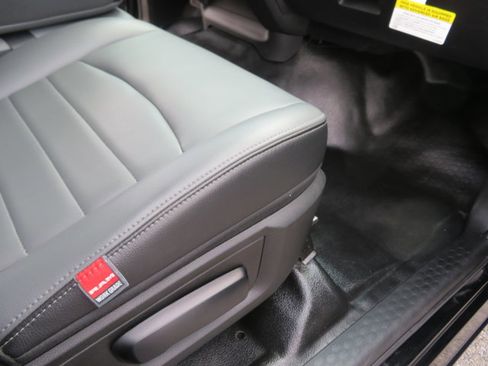 Used 2021 RAM 1500 Tradesman w/ Chrome Appearance Group image 20