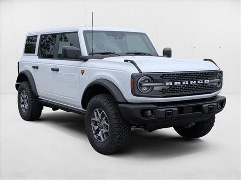 New 2025 Ford Bronco Badlands image 7