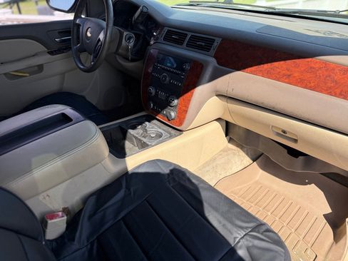 Used 2014 Chevrolet Suburban LS w/ Texas Edition RWD image 13
