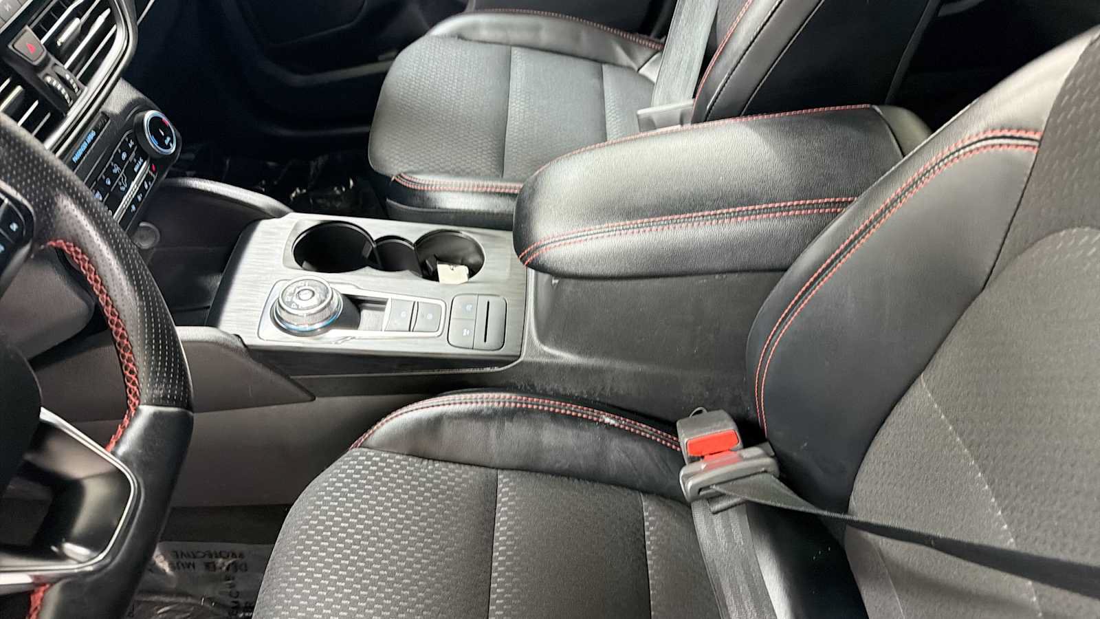 Used 2025 Ford Escape ST-Line Select AWD/4WD image 22