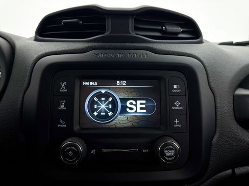 Used 2017 Jeep Renegade Altitude FWD image 4