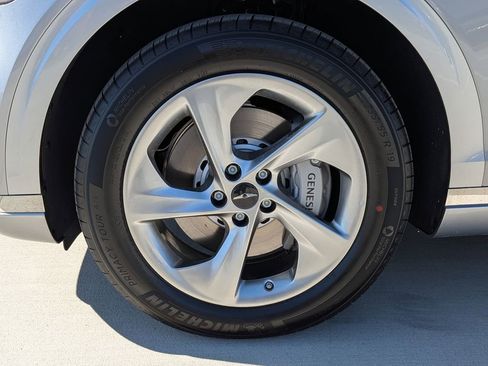 New 2026 Genesis GV70 2.5T Advanced image 9