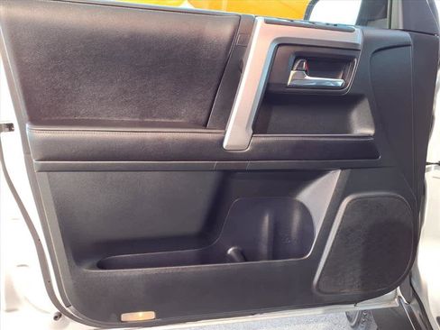 Used 2016 Toyota 4Runner SR5 image 17