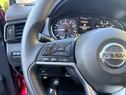 Used 2018 Nissan Rogue Sport SV image 21