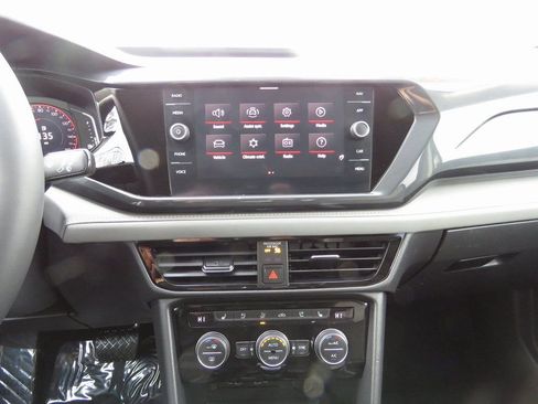 Used 2022 Volkswagen Taos SEL w/ Panoramic Sunroof Package image 26