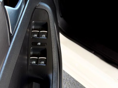 Used 2013 Volkswagen Jetta TDI FWD image 33