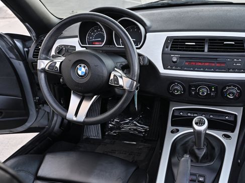 Used 2006 BMW Z4 3.0si RWD image 42