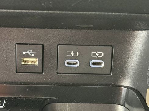 Used 2025 Toyota Camry SE image 23