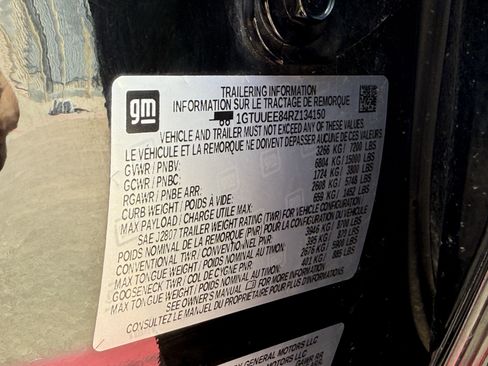 Used 2024 GMC Sierra 1500 AT4 image 32