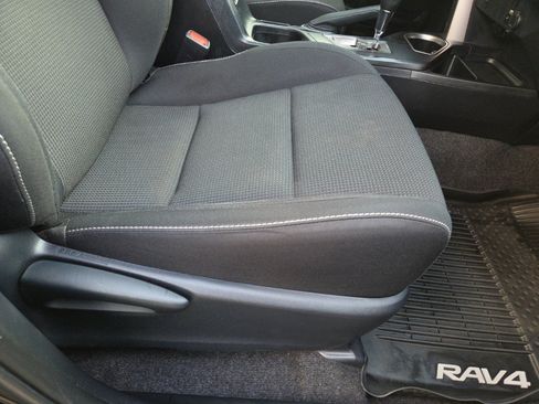 Used 2017 Toyota RAV4 XLE w/ All Weather Liner Package AWD/4WD image 35