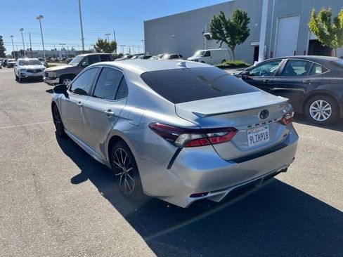 Used 2024 Toyota Camry SE FWD image 4