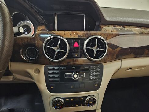 Used 2015 Mercedes-Benz GLK 250 BlueTEC 4MATIC image 33