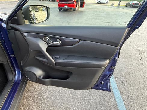 Used 2018 Nissan Rogue S image 36