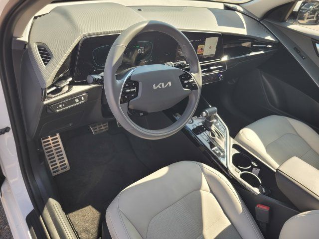 Used 2024 Kia Niro EX Touring FWD image 9