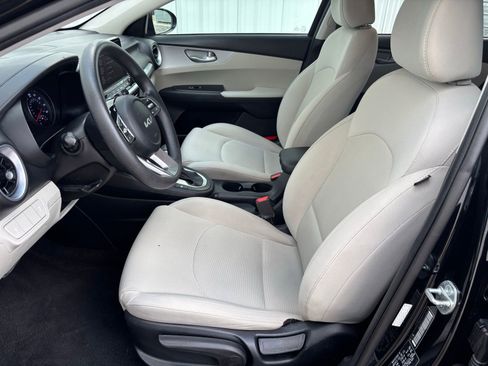 Used 2023 Kia Forte LXS image 16