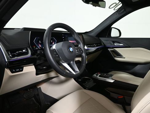 Used 2025 BMW X1 xDrive28i w/ Technology Package image 14