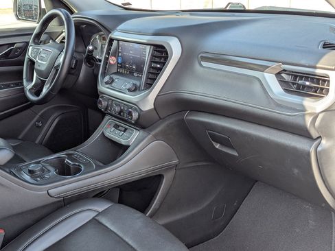 Used 2023 GMC Acadia SLT image 30