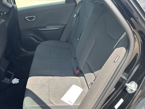 Used 2025 Kia K4 FWD image 10