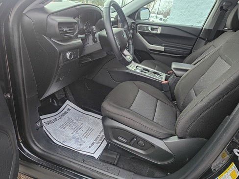 Used 2022 Ford Explorer XLT image 11
