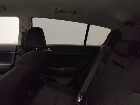 Used 2019 Kia Sportage LX image 18