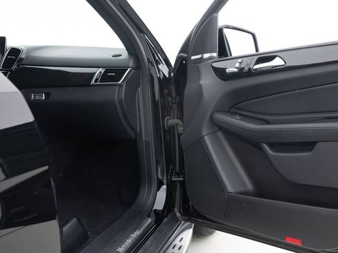 Used 2019 Mercedes-Benz GLE 400 4MATIC image 28