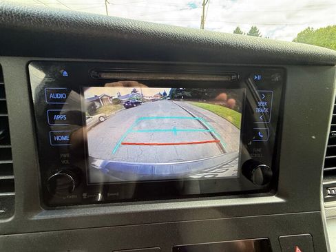 Used 2016 Toyota Sienna LE FWD image 22