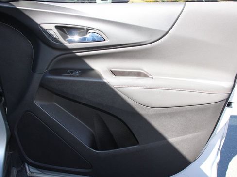 Used 2022 Chevrolet Equinox RS w/ Infotainment Package FWD image 27