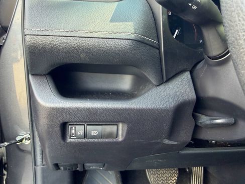 Used 2025 Toyota RAV4 LE AWD/4WD image 17