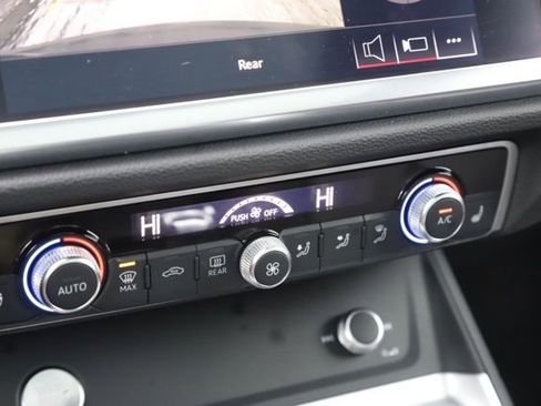 Used 2020 Audi Q3 2.0T Premium w/ Convenience Package image 28