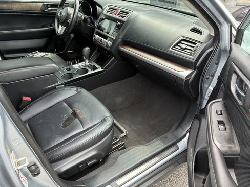 Used 2017 Subaru Outback 2.5i Limited AWD/4WD image 14