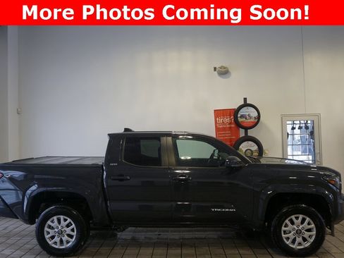 Used 2025 Toyota Tacoma SR5 image 2