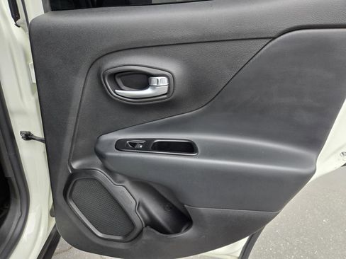 Certified 2019 Jeep Renegade Trailhawk image 31