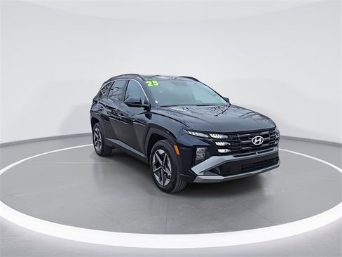 Certified 2025 Hyundai Tucson SEL image 2