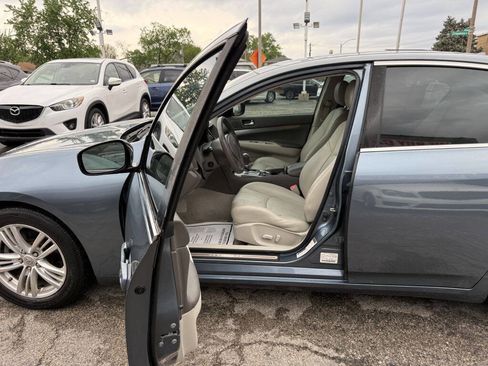Used 2010 INFINITI G37 Journey w/ Premium Pkg image 10