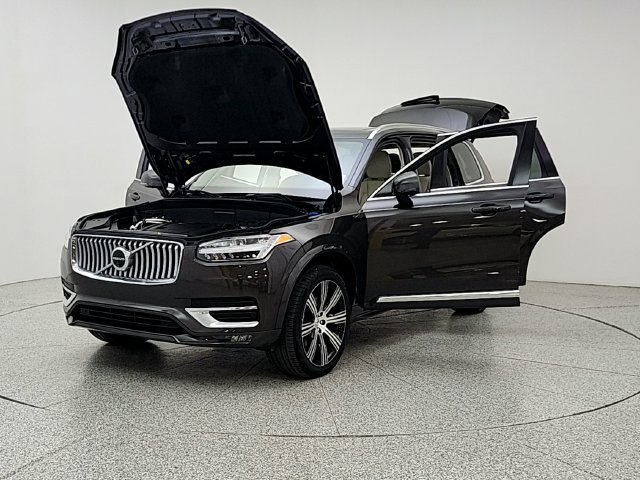 Certified 2024 Volvo XC90 B6 Plus w/ Protection Package Premier AWD/4WD image 9