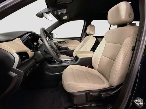Used 2022 Chevrolet Traverse LS FWD image 21
