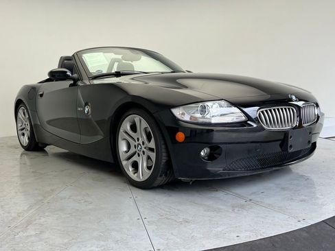 Used 2005 BMW Z4 3.0i RWD image 3