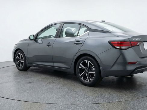 Used 2025 Nissan Sentra SV image 6