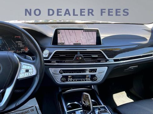 Used 2022 BMW 750i xDrive w/ Executive Package AWD/4WD image 9