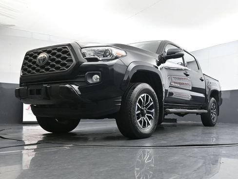 Used 2020 Toyota Tacoma TRD Sport image 39