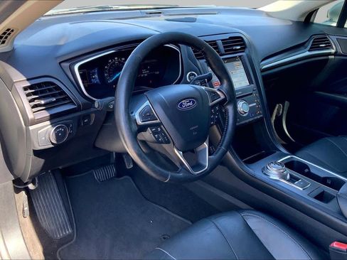 Used 2019 Ford Fusion Titanium AWD/4WD image 18