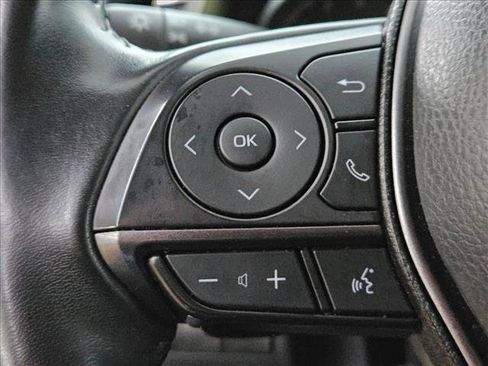 Used 2024 Toyota Camry SE image 11