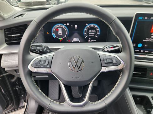 Used 2025 Volkswagen Tiguan S AWD/4WD image 9
