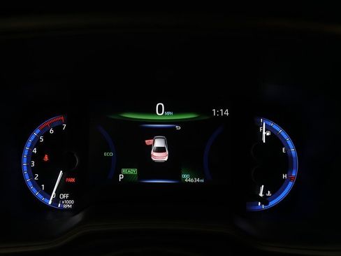 Used 2022 Toyota Corolla LE image 2